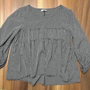 Max Studio Black and White Blouse